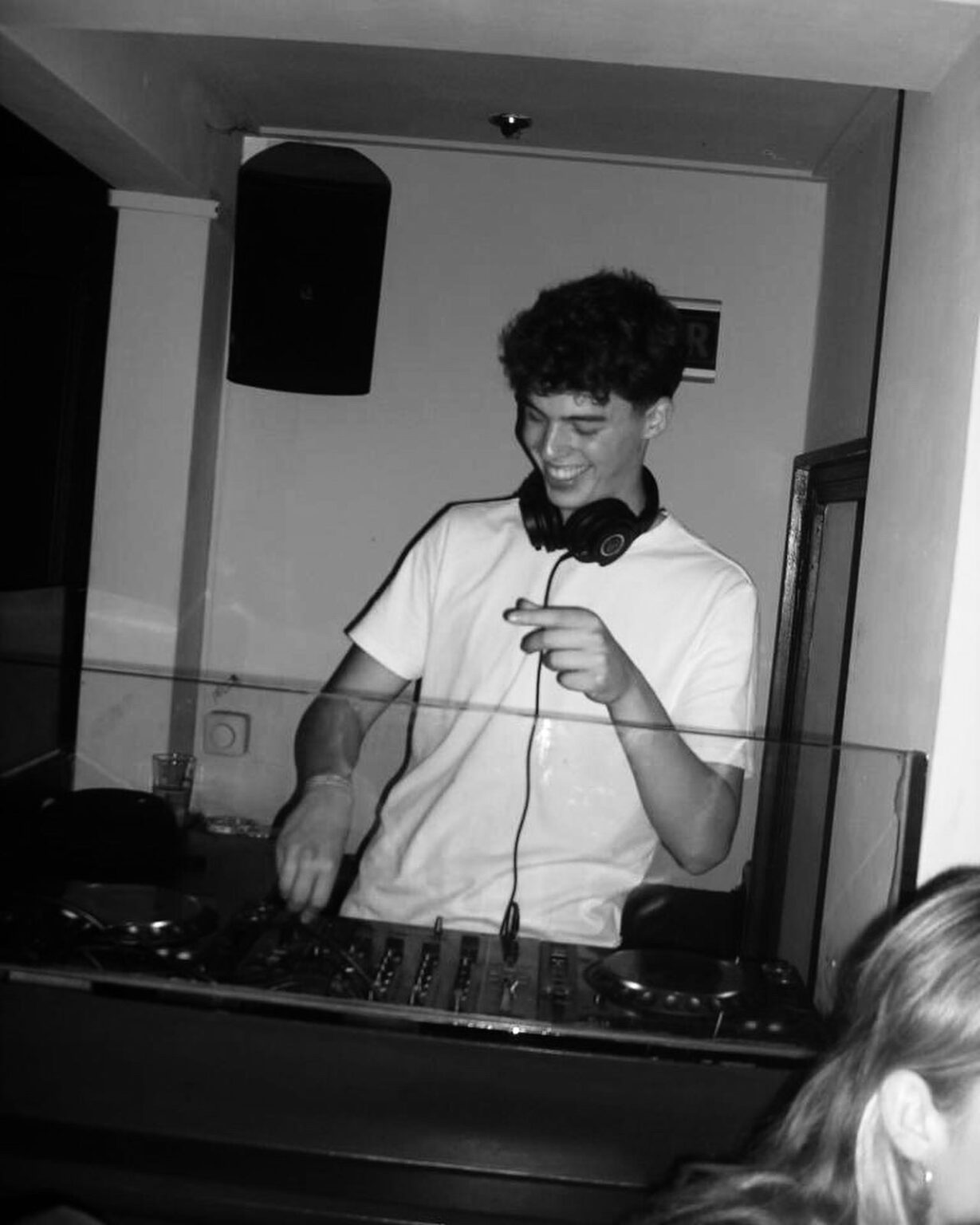 DJ Live in actie- DJ boeken voor elk feest bij Stagelinker