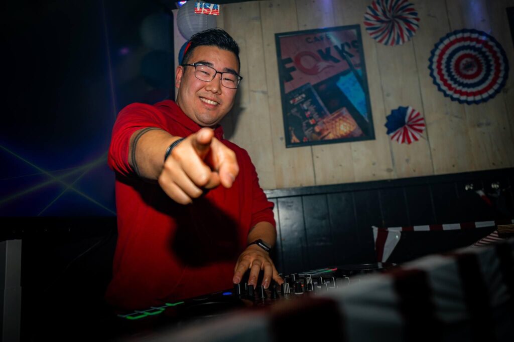 DJ Live in actie- DJ boeken voor elk feest bij Stagelinker