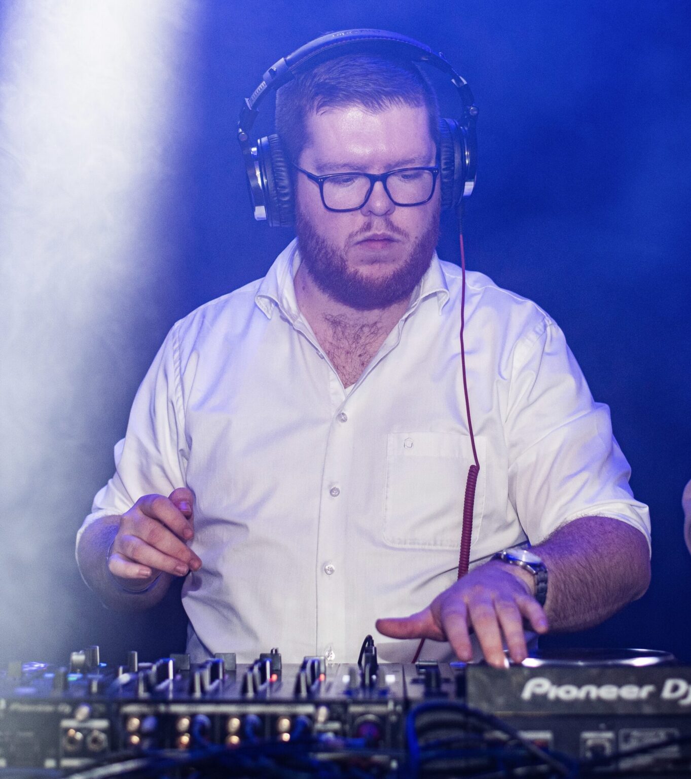 DJ Live in actie- DJ boeken voor elk feest bij Stagelinker